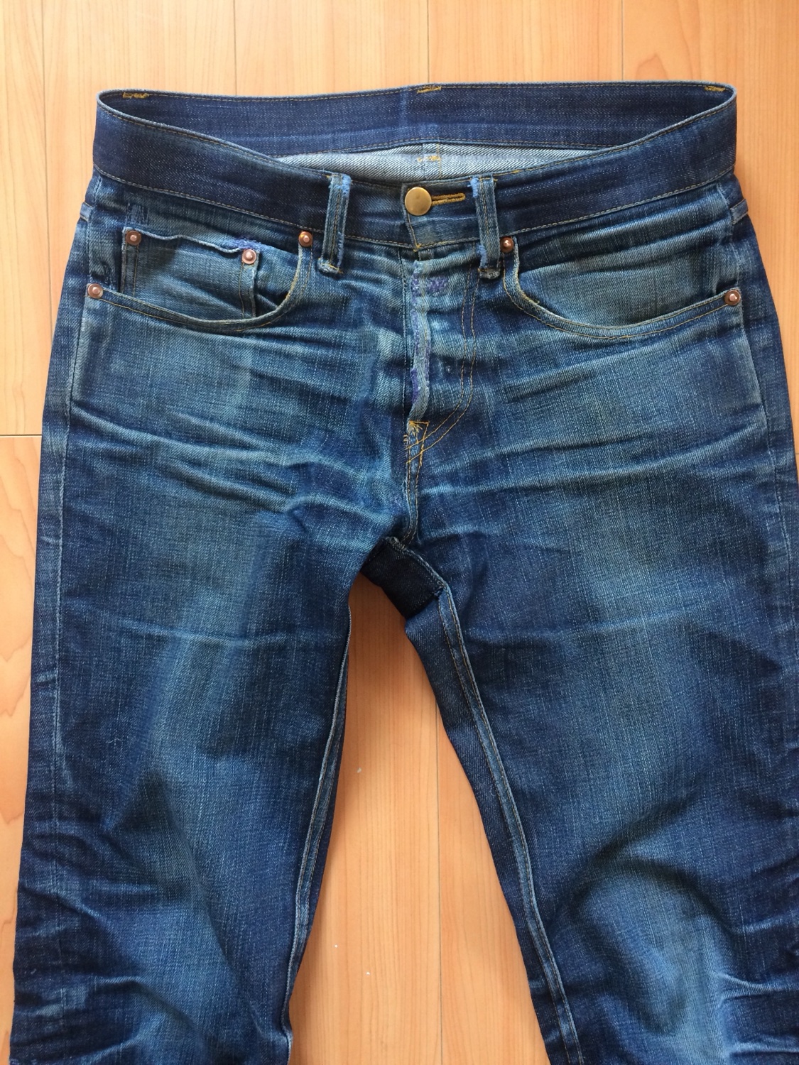 Faded jeans, front (alt)